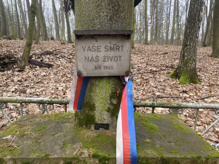 Rudoarmějský hrob